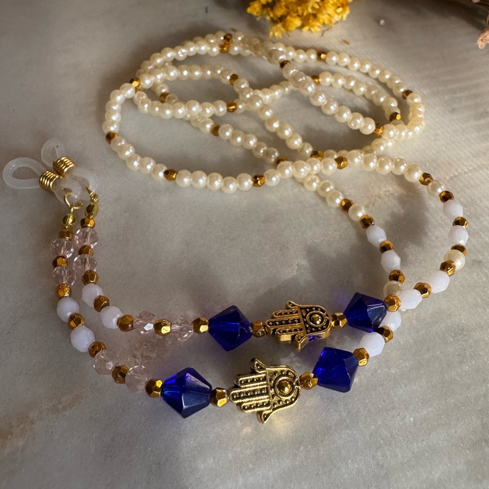 Nwt handmade Gold and Blue & off white Hamsa glasses chain